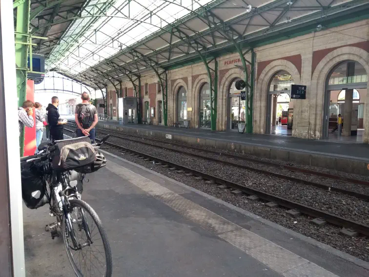 Am Bahnhof von Perpignan