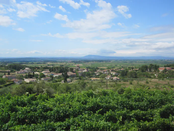 Blick über das Aude-Tal auf die Corbières