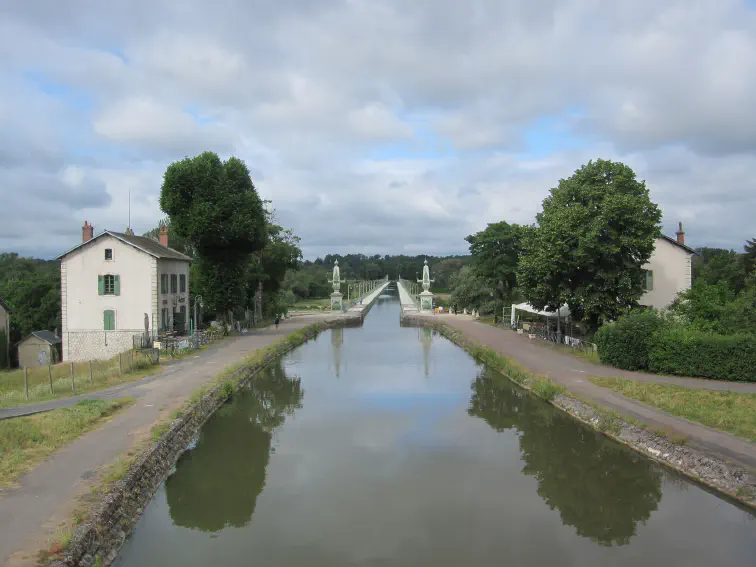 Die Kanalbrücke von Biare