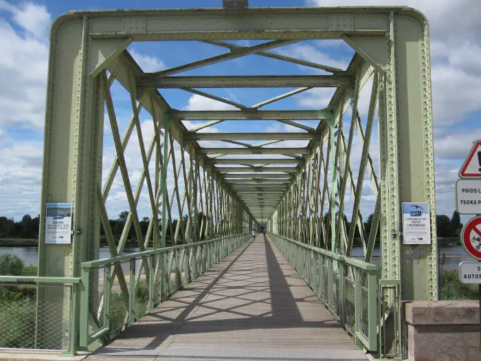Loire-Brücke in Sully