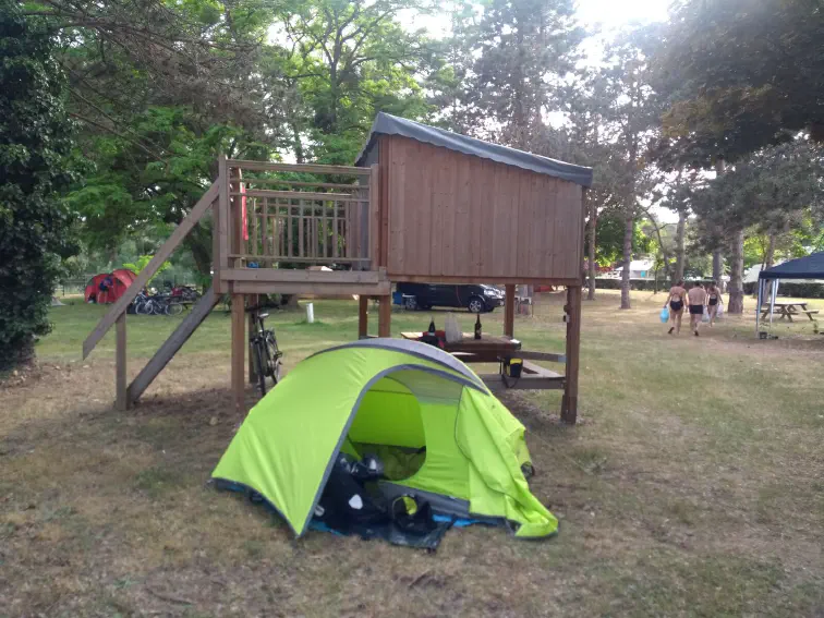 Auf dem Campingplatz von Sully