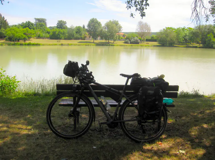 Rast am Weiher von Civeaux