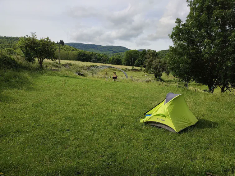 Camping auf dem Bauernhof in Courniou